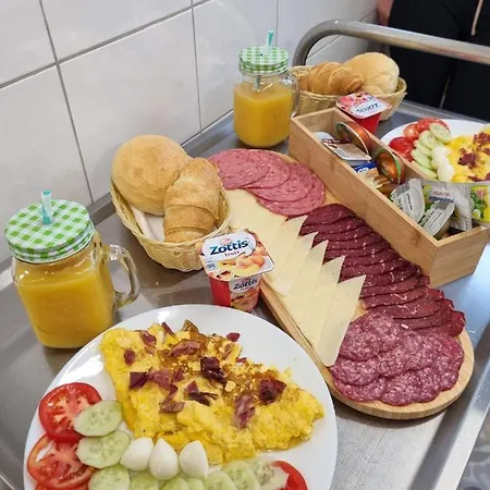 Korzo * Visoko